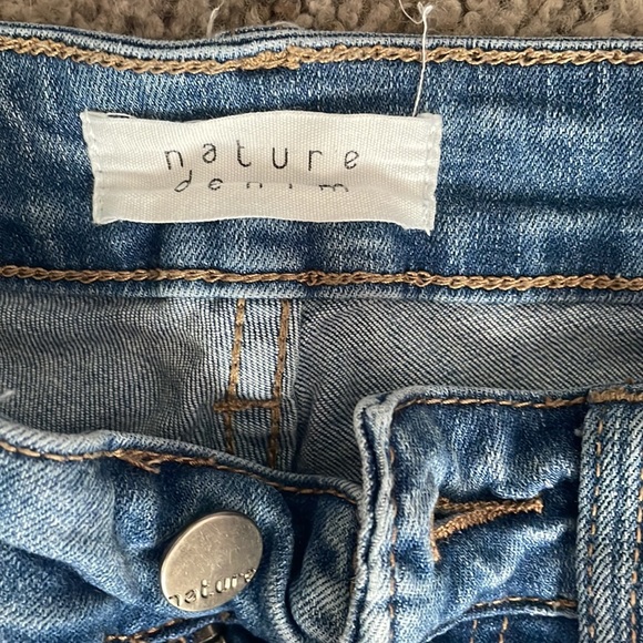 Pair of Light Washed Jeans - Picture 5 of 6